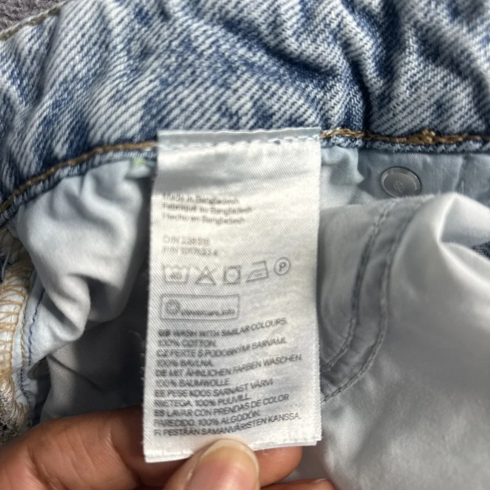 H & M Straight Leg Light Blue Denim Jeans Size US 6‎